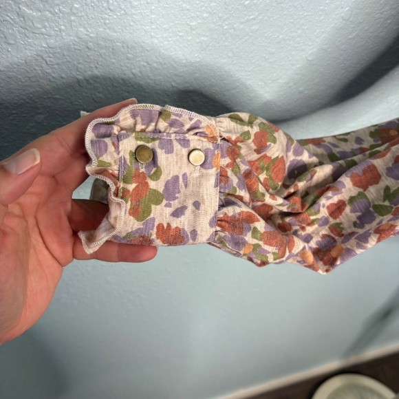 Democracy Long Sleeve Floral Blouse - Picture 6 of 11